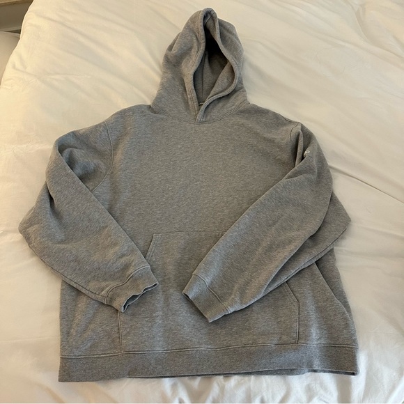 ALO Yoga Other - Alo Yoga Grey Sweatshirt L/XL
